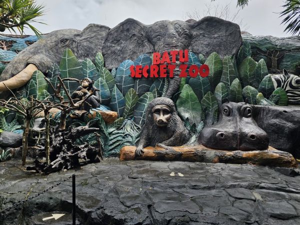 Batu Secret Zoo