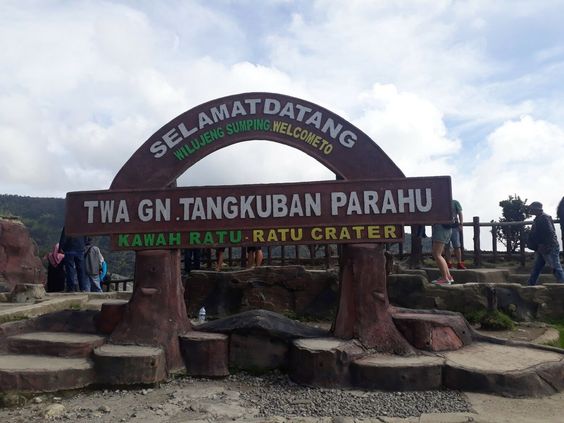 Gunung Tangkuban Perahu