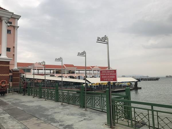 槟城渡船码头旁的景观