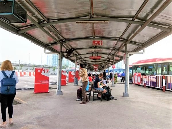 槟城中环广场（Penang Sentral）的临时巴士站
