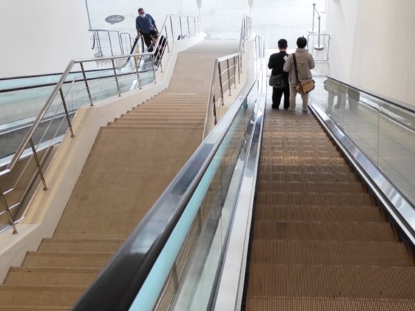 Take the escalator to B2 to get to departure hall