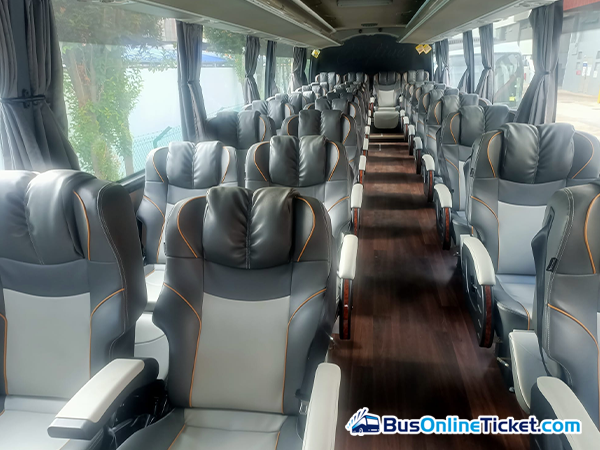Cityline-Nice To U Express coach exterior