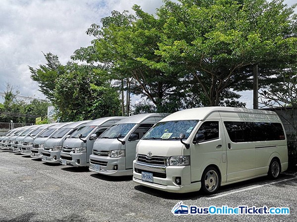 KST Travel coach
