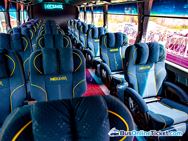 Neoliner Express coach
